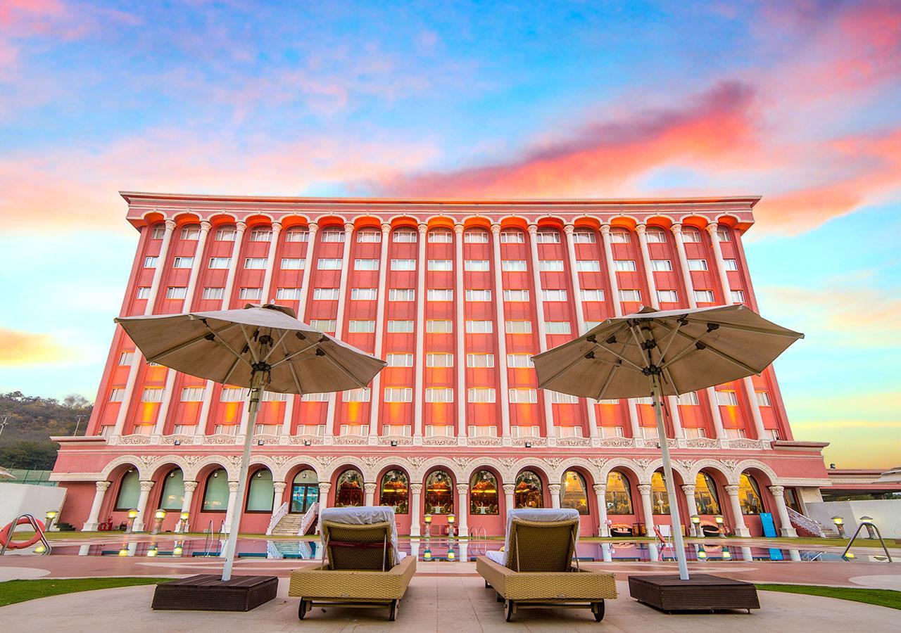 Ramoji Film City- Sitara Luxury Hotel Pedda Ambarpet Exterior foto